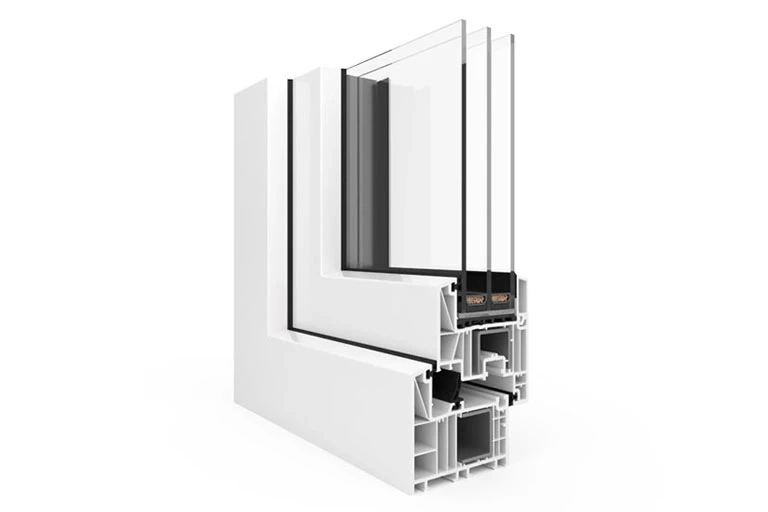 Przekrój profilu Okna PVC z potrójnym szkleniem na białym tle